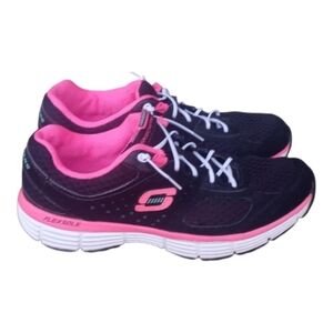 Sketchers Sneakers For Women *NEW*